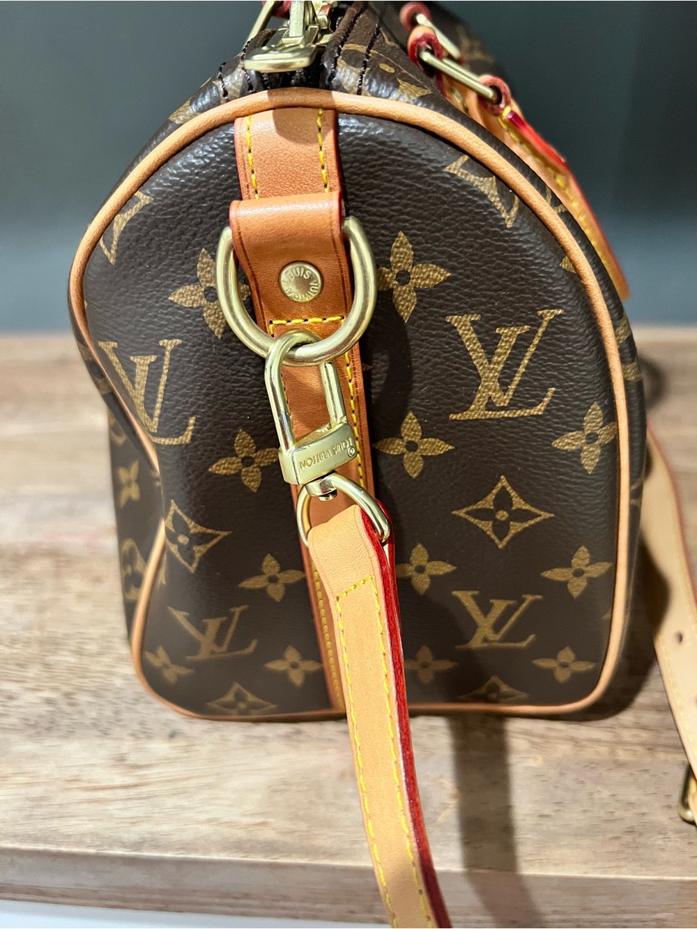 LV Monogram speedy Satchel with Tan & Red Trim - Picture 5 of 6